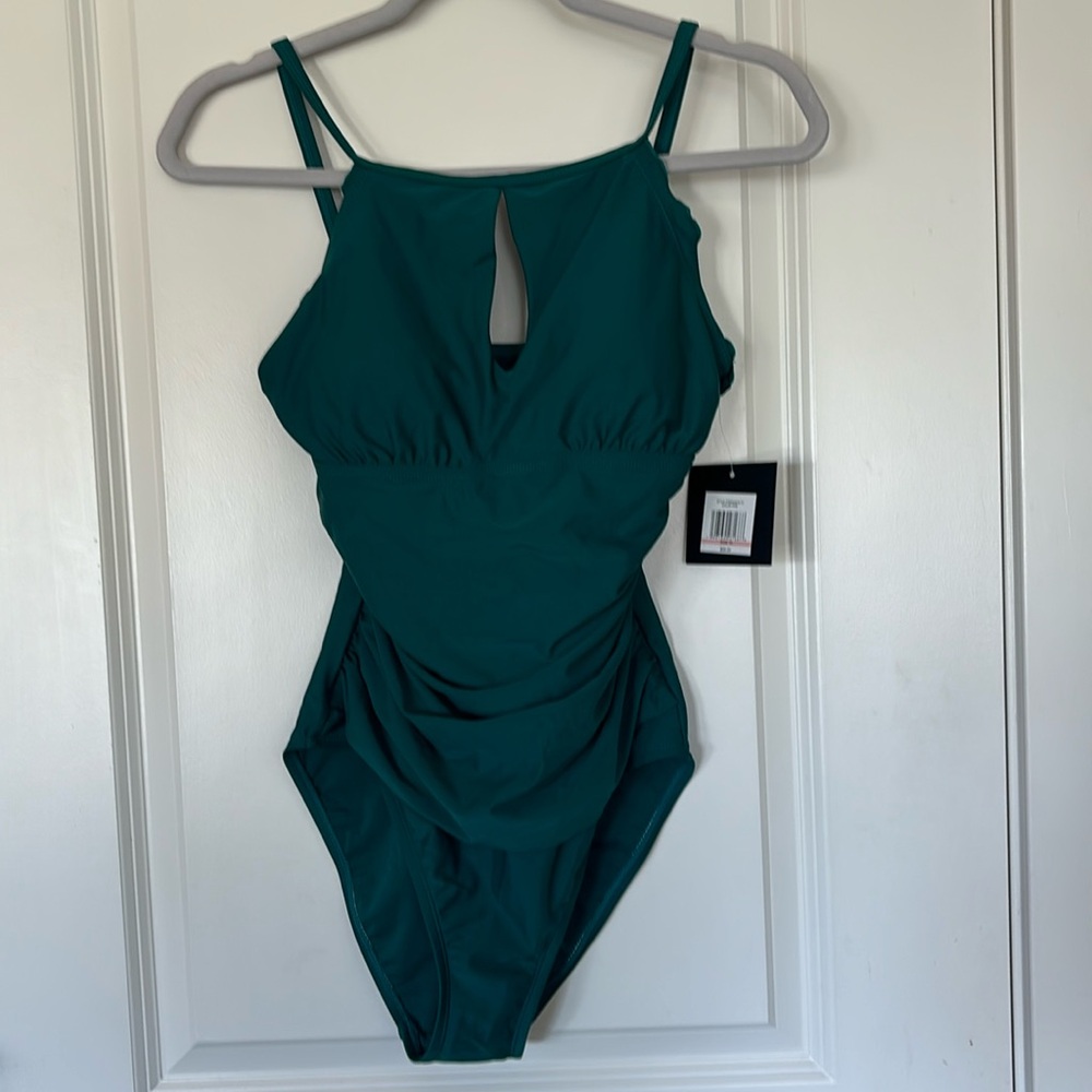 NWT Ellen Tracy One Piece Swimsuit. Size 10